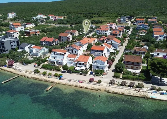 Innova Travelvir Mobhome Eli キャンプ場 *