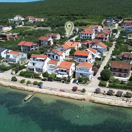 Innova Travelvir Mobhome Eli Kamp alanı *