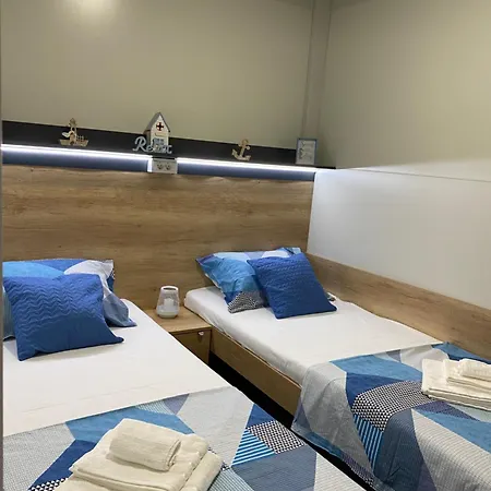 Innova Travelvir Mobhome Eli Kamp alanı